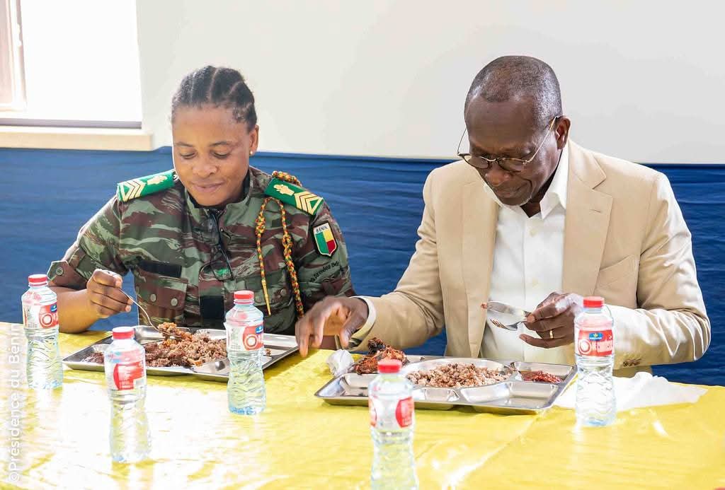 ARMÉE BÉNINOISE: Patrice Talon au mess des officiers du Camp de Dessa
