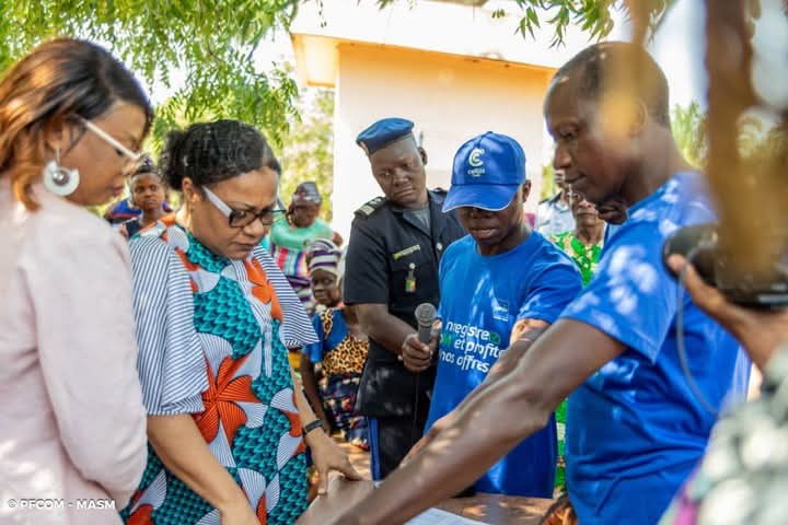 GBESSOKÉ / Distribution de cartes SIM aux populations vulnérables : Véronique Tognifodé veille au grain à Zakpota