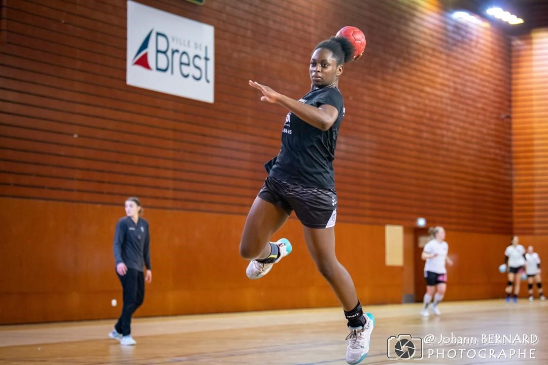 Mathilde Lando, handballeuse franco-béninoise : « Ce qui me motive,...c’est de garder un lien avec le Bénin »