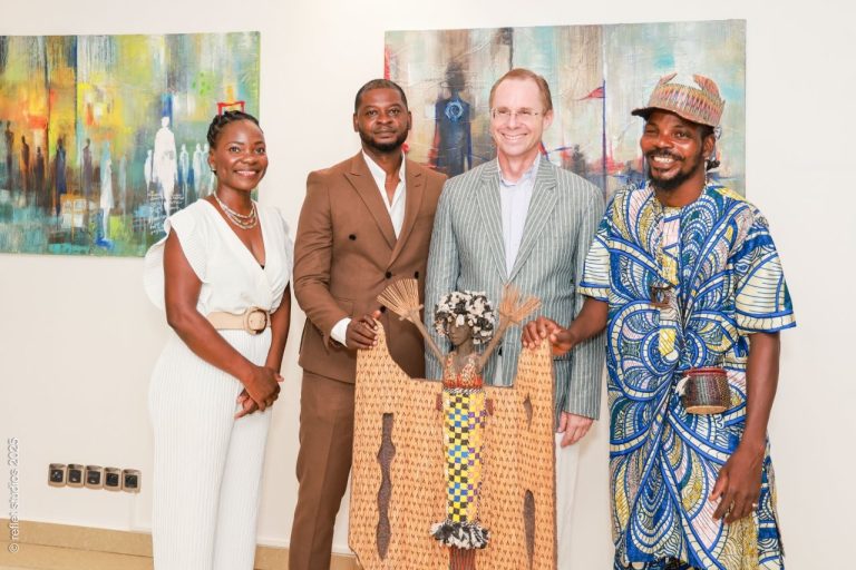 Vernissage : l'UE célèbre le talent des artistes Verckys et Génia Ohini