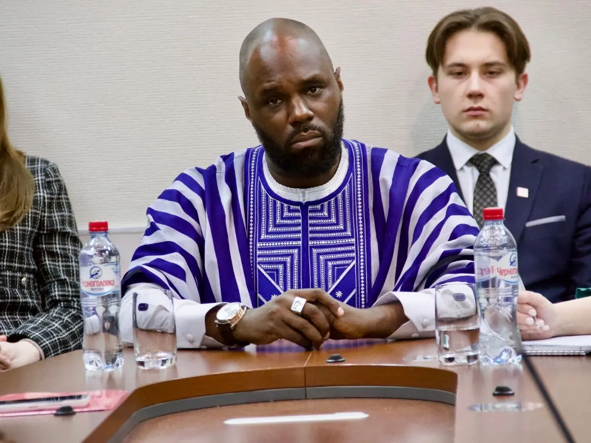 Arrestation de Kémi Séba en Afrique du Sud : une délégation béninoise attendue à Pretoria pour son extradition