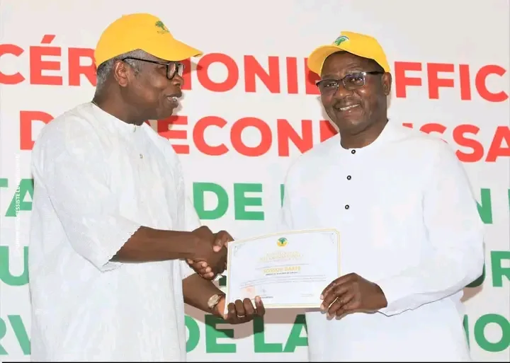 Loyauté politique et engagement militant : l'UP Le Renouveau distingue Sèdogbo Augustin Ahouanvoèbla